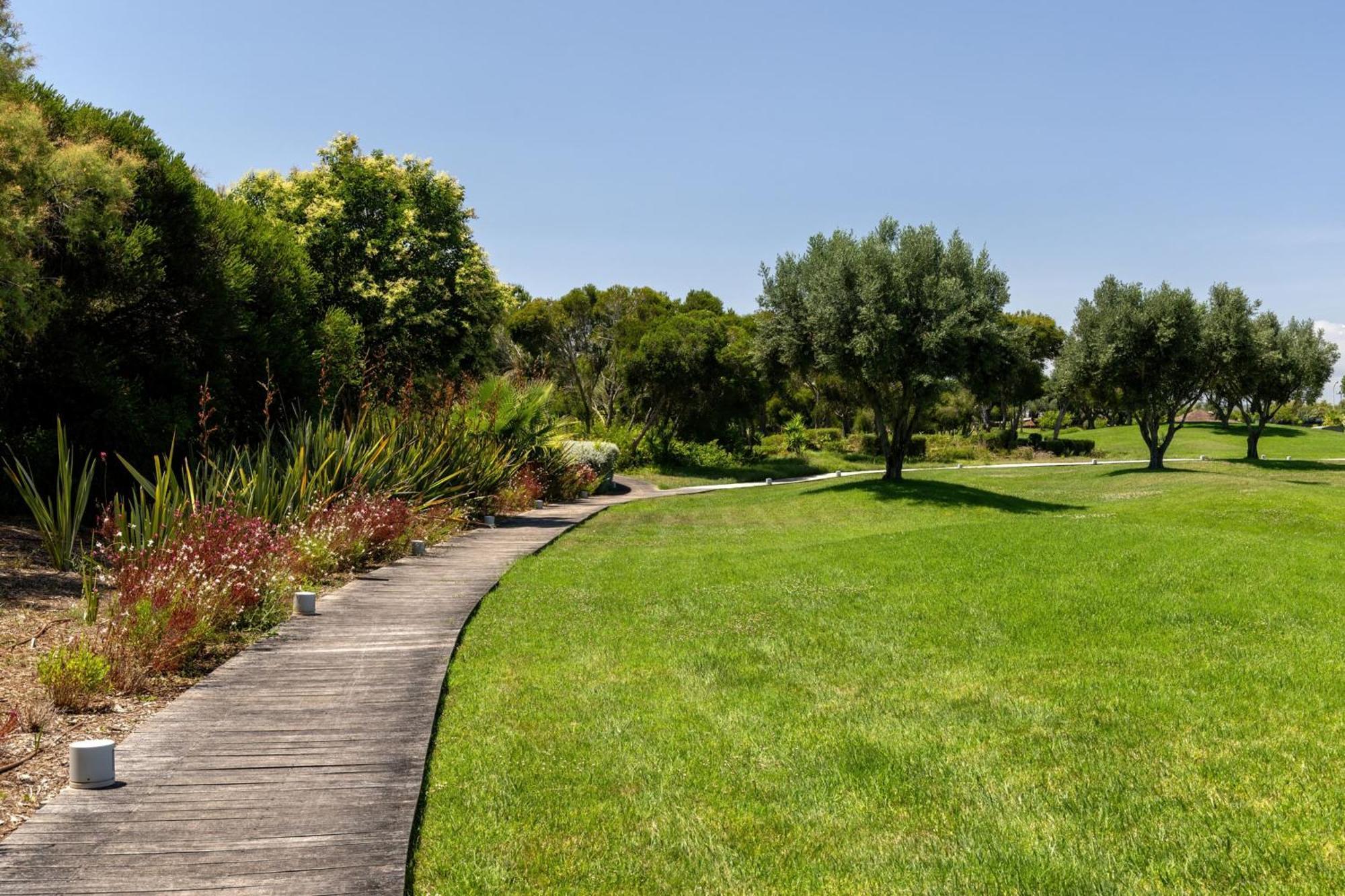 Domes Lake Algarve, Autograph Collection Vilamoura Bagian luar foto The park