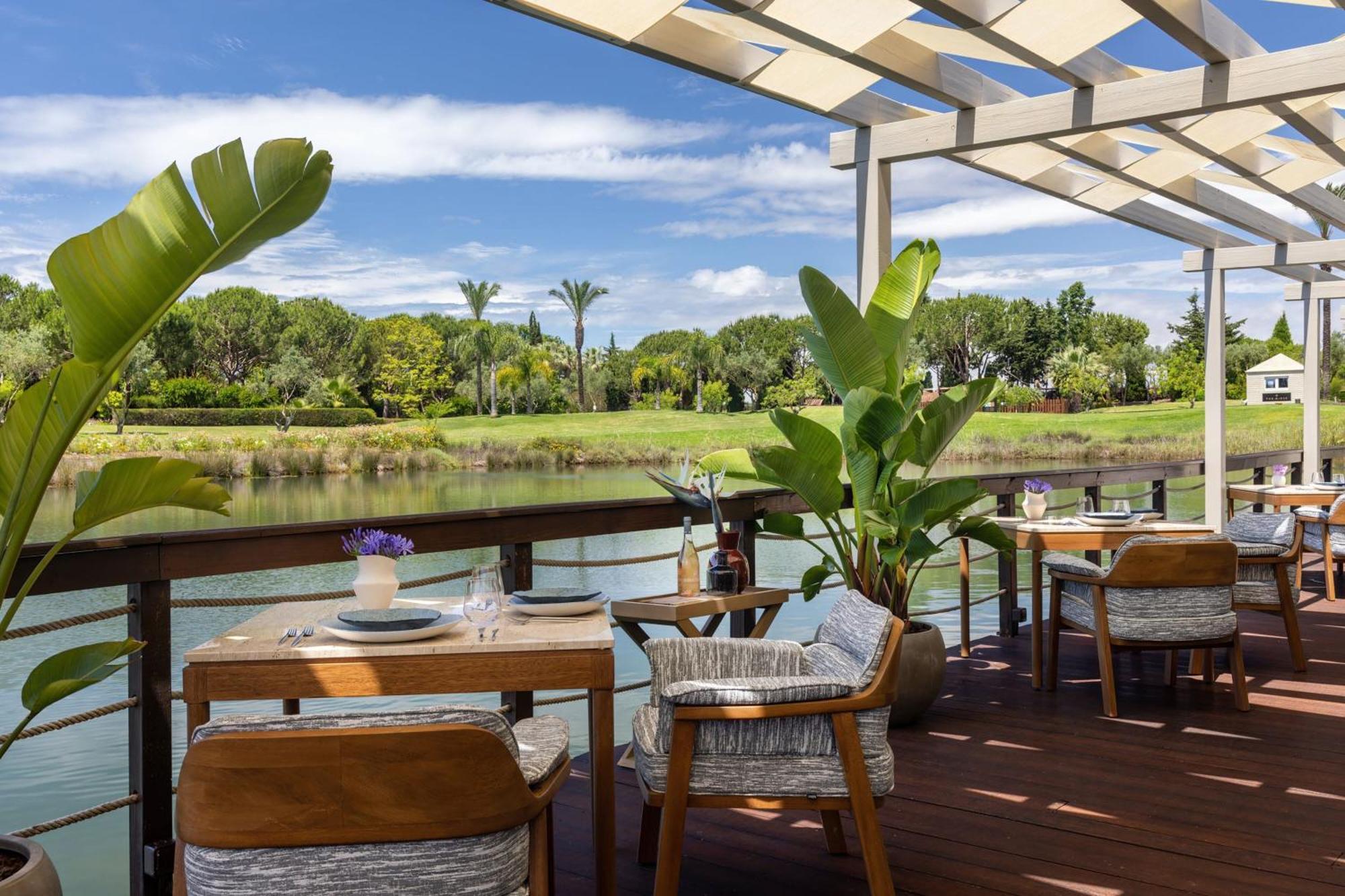 Domes Lake Algarve, Autograph Collection Vilamoura Bagian luar foto The Deck