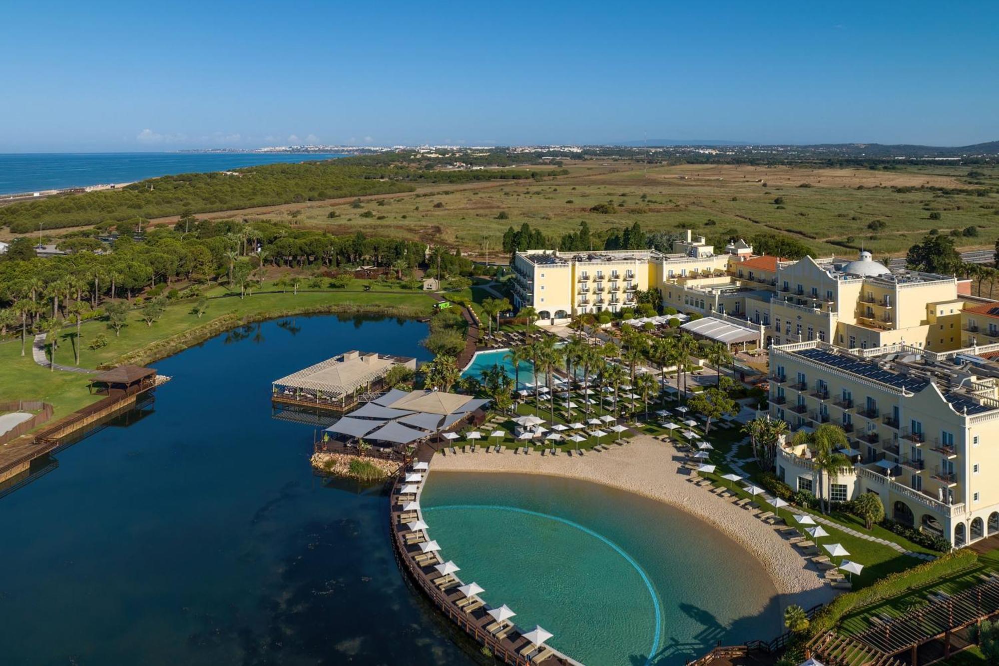 Domes Lake Algarve, Autograph Collection Vilamoura Bagian luar foto Aerial view of the resort