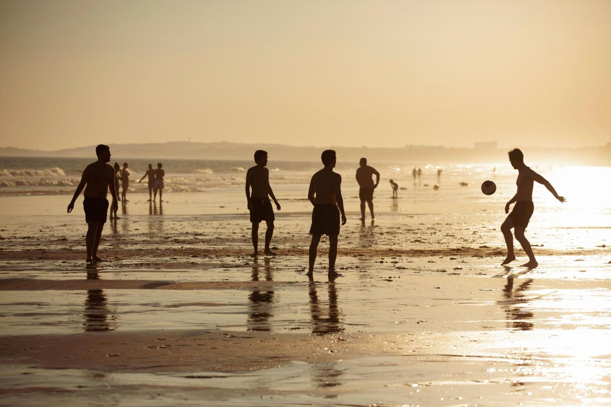 Domes Lake Algarve, Autograph Collection Vilamoura Bagian luar foto Football on the beach