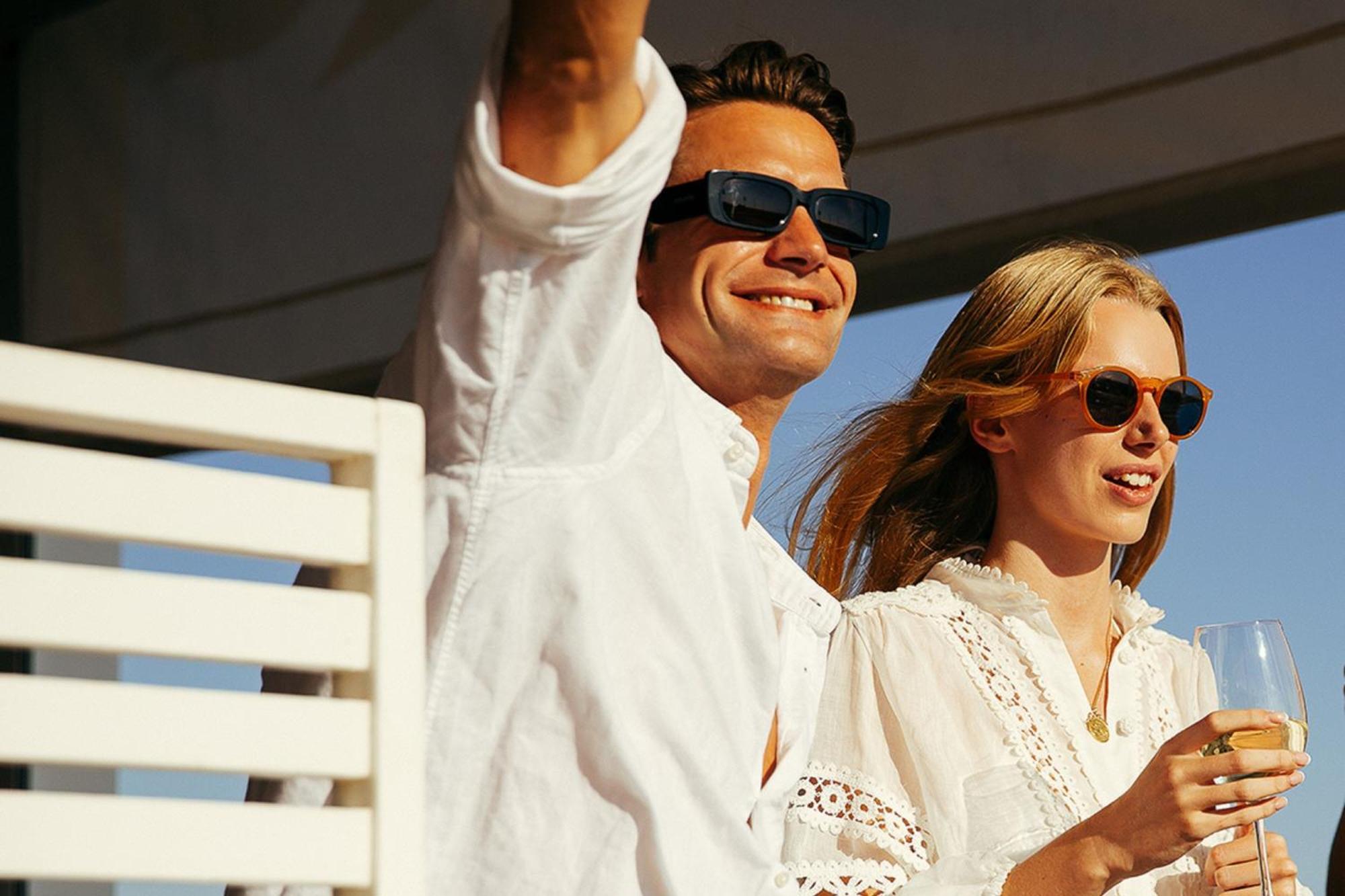 Domes Lake Algarve, Autograph Collection Vilamoura Bagian luar foto A couple wearing sunglasses