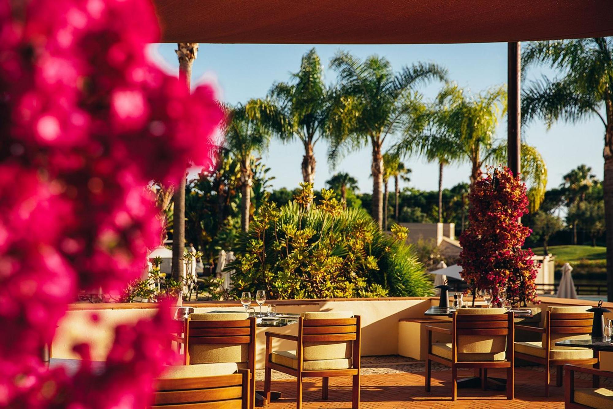 Domes Lake Algarve, Autograph Collection Vilamoura Bagian luar foto The restaurant at the Hotel Unique