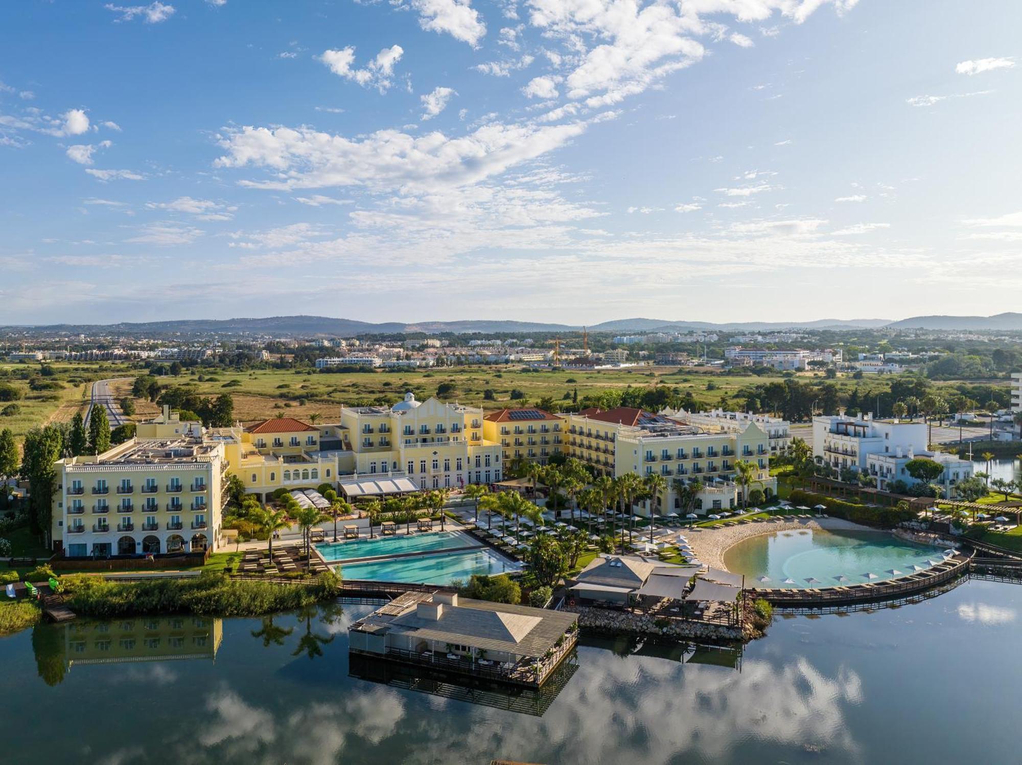 Domes Lake Algarve, Autograph Collection Vilamoura Bagian luar foto Aerial view of the resort