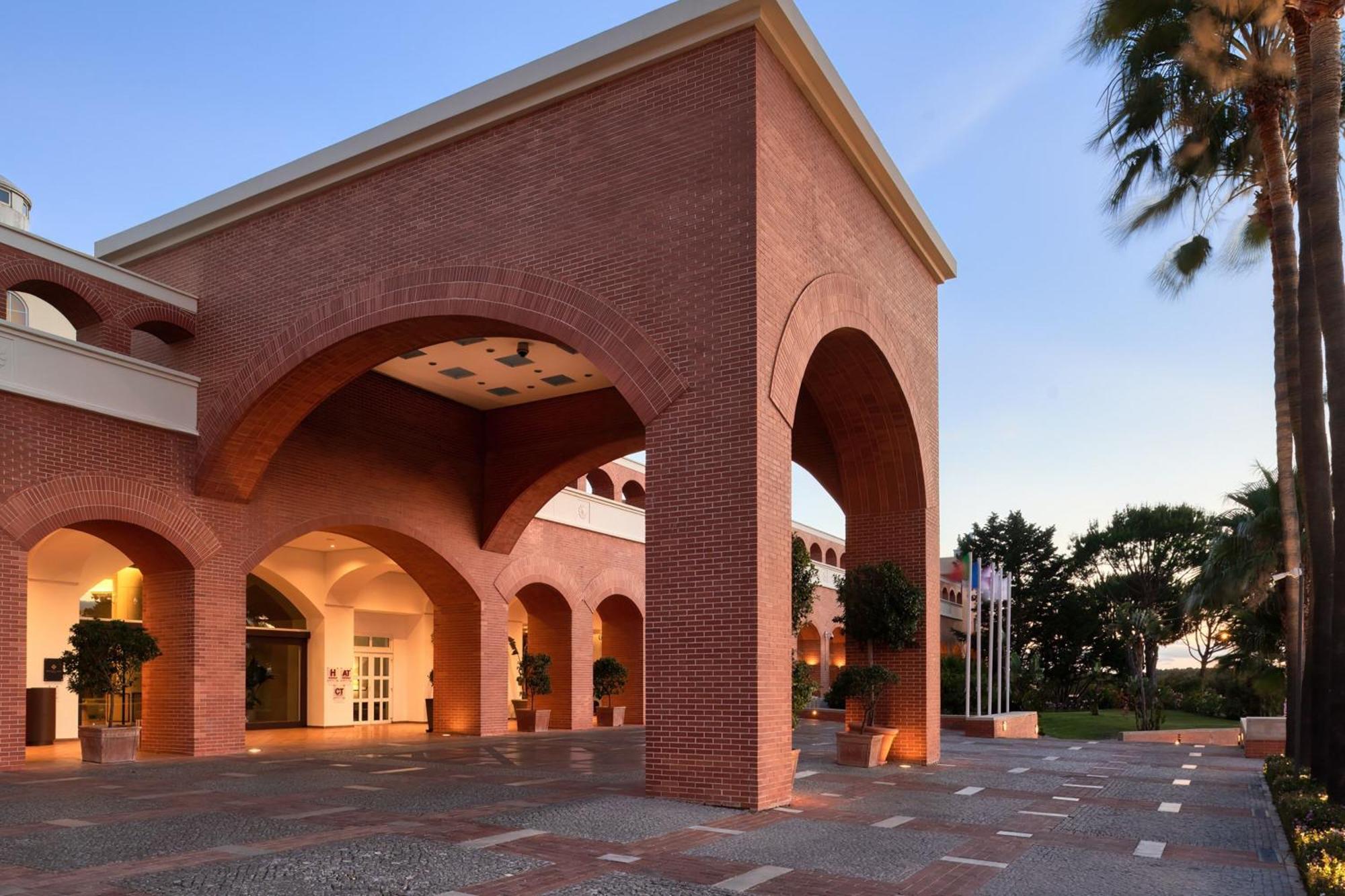 Domes Lake Algarve, Autograph Collection Vilamoura Bagian luar foto The hotel's entrance